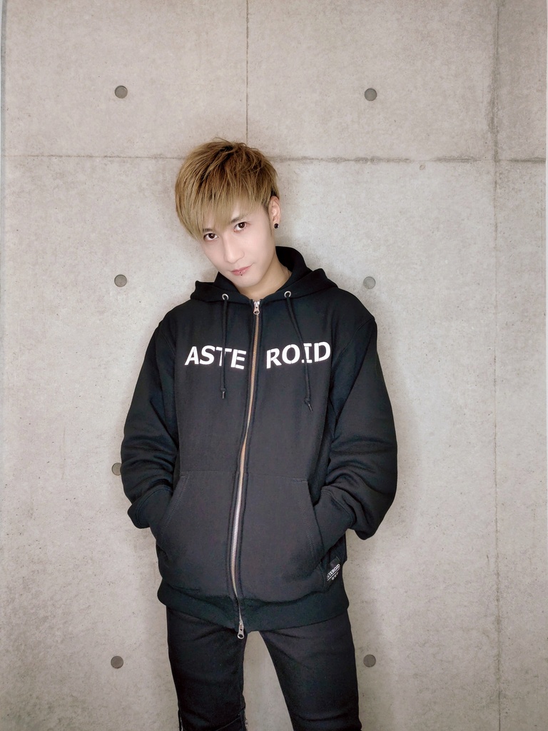 HEAVYWEIGHT ZIP HOODIE