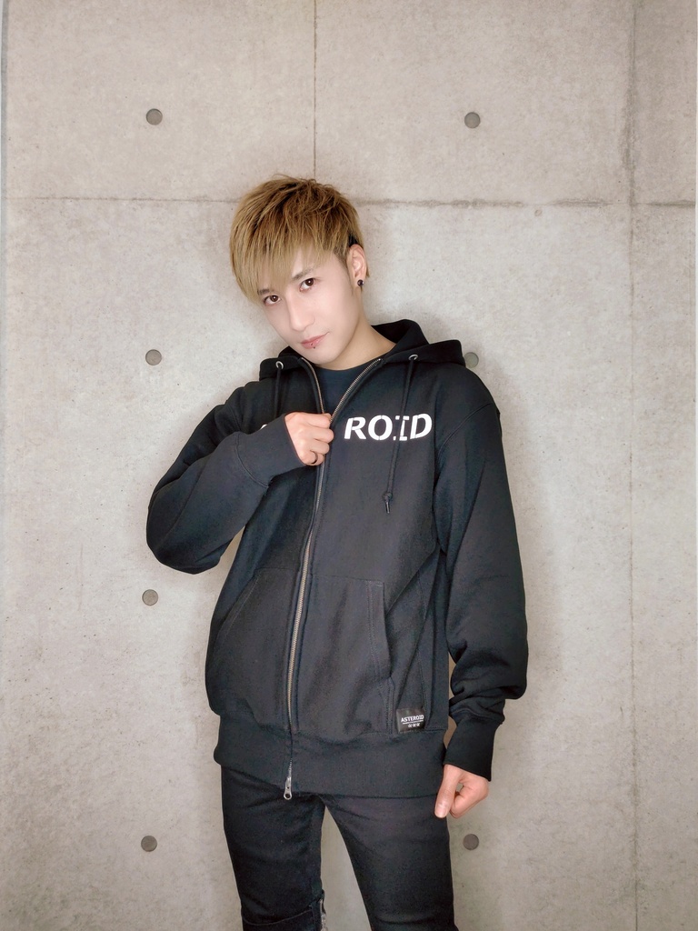 HEAVYWEIGHT ZIP HOODIE
