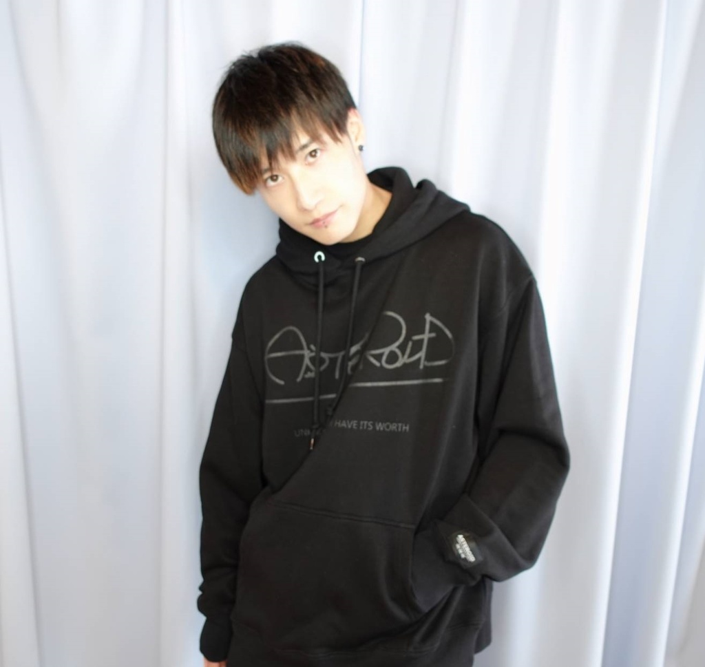 HANDDRAWN LOGO HOODIE