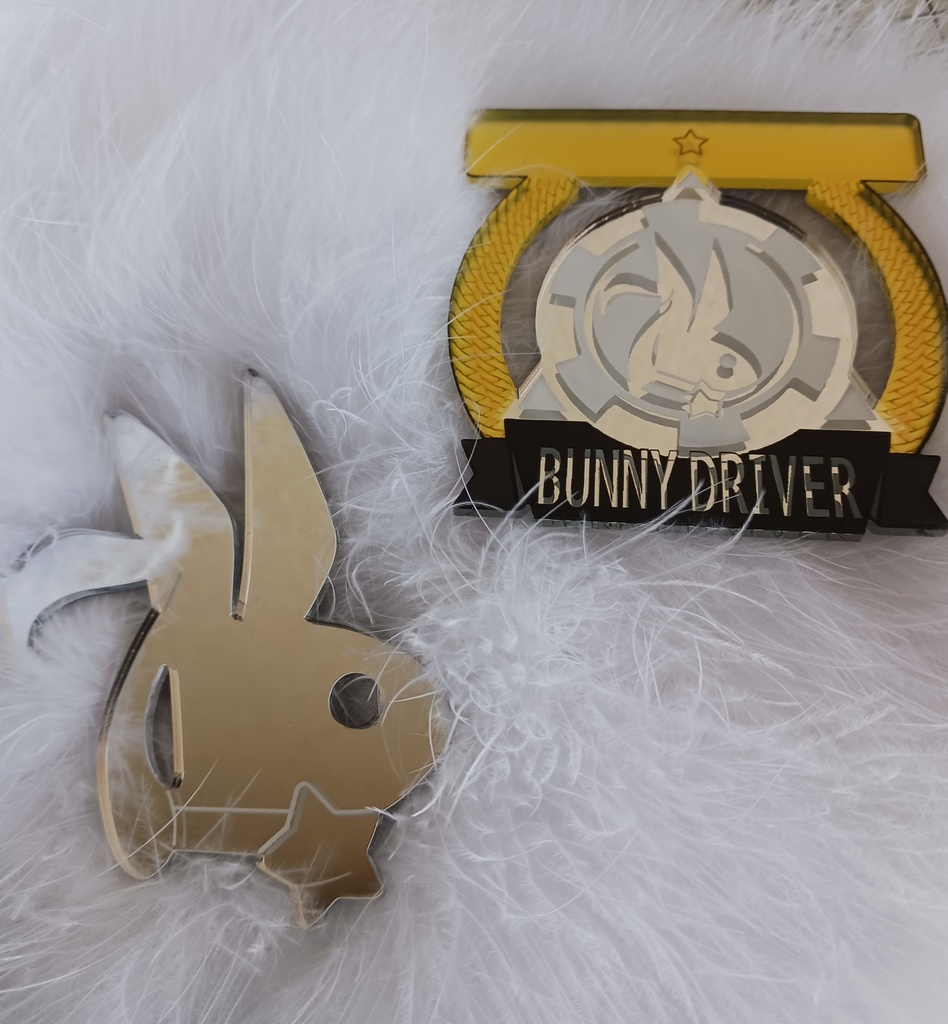 勝利の女神NIKKE ニケ ブラン フォーチュンエクスプレス バッジ コスプレ小物