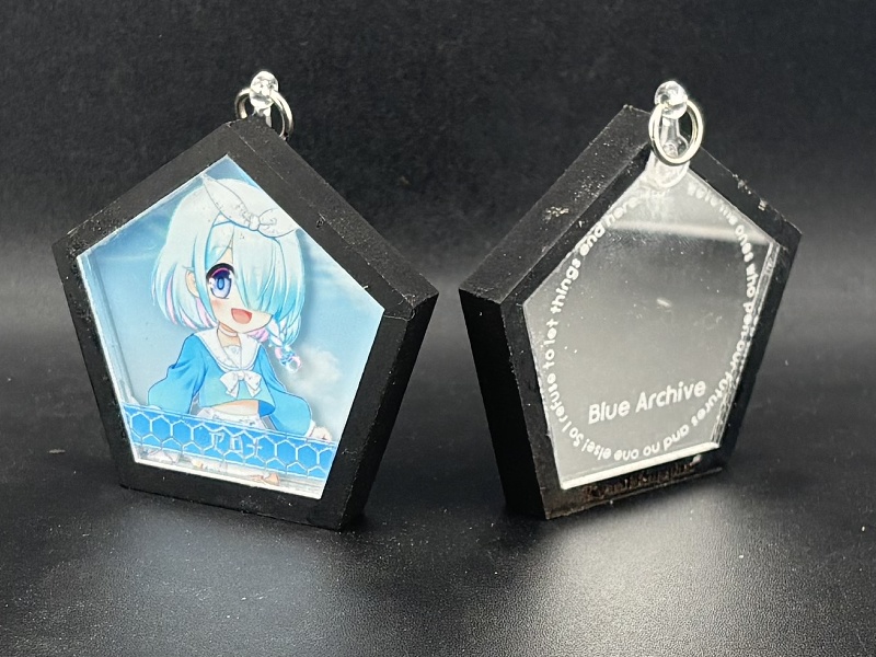 積層アクリルアクセサリ　アロナ