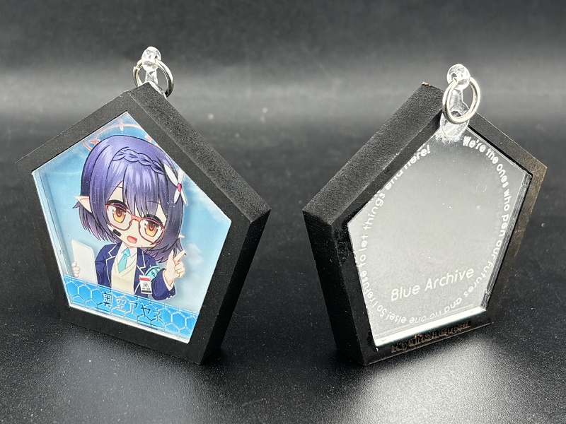 積層アクリルアクセサリ　奥空アヤネ