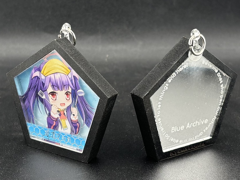 積層アクリルアクセサリ　愛清フウカ