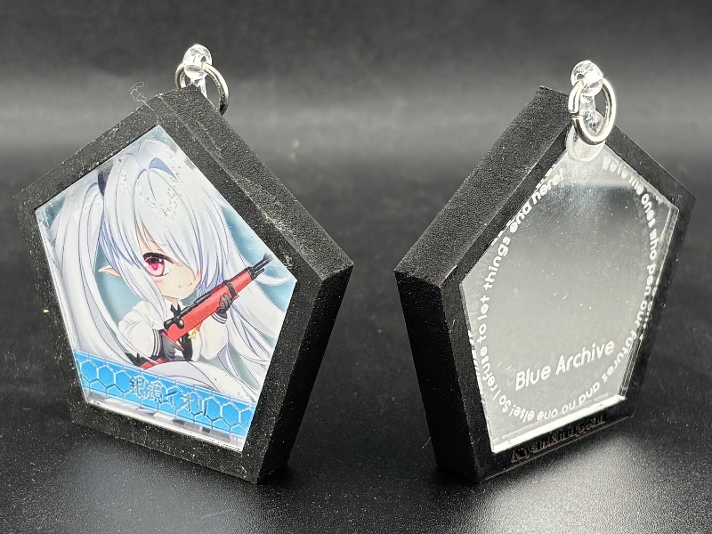 積層アクリルアクセサリ　銀鏡イオリ