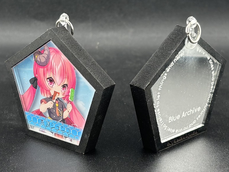 積層アクリルアクセサリ　赤司ジュンコ