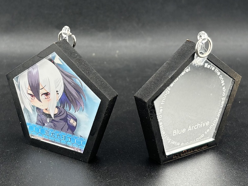 積層アクリルアクセサリ　鬼方カヨコ