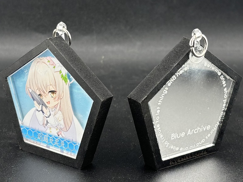 積層アクリルアクセサリ　桐藤ナギサ