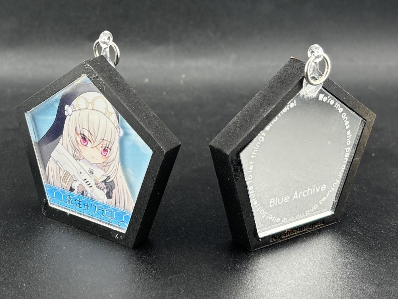 積層アクリルアクセサリ　歌住サクラコ