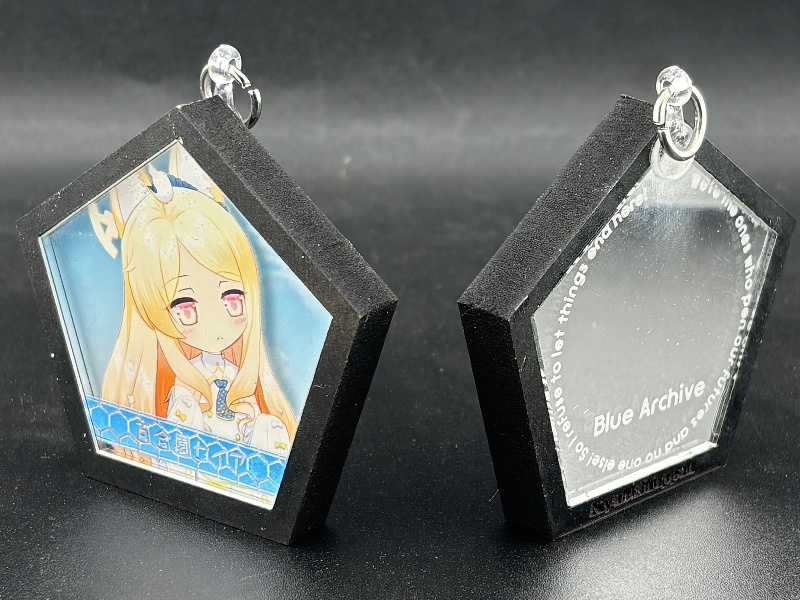 積層アクリルアクセサリ　百合園セイア