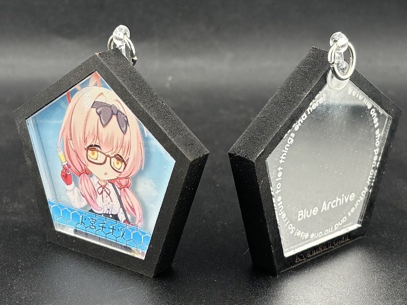 積層アクリルアクセサリ　火宮チナツ