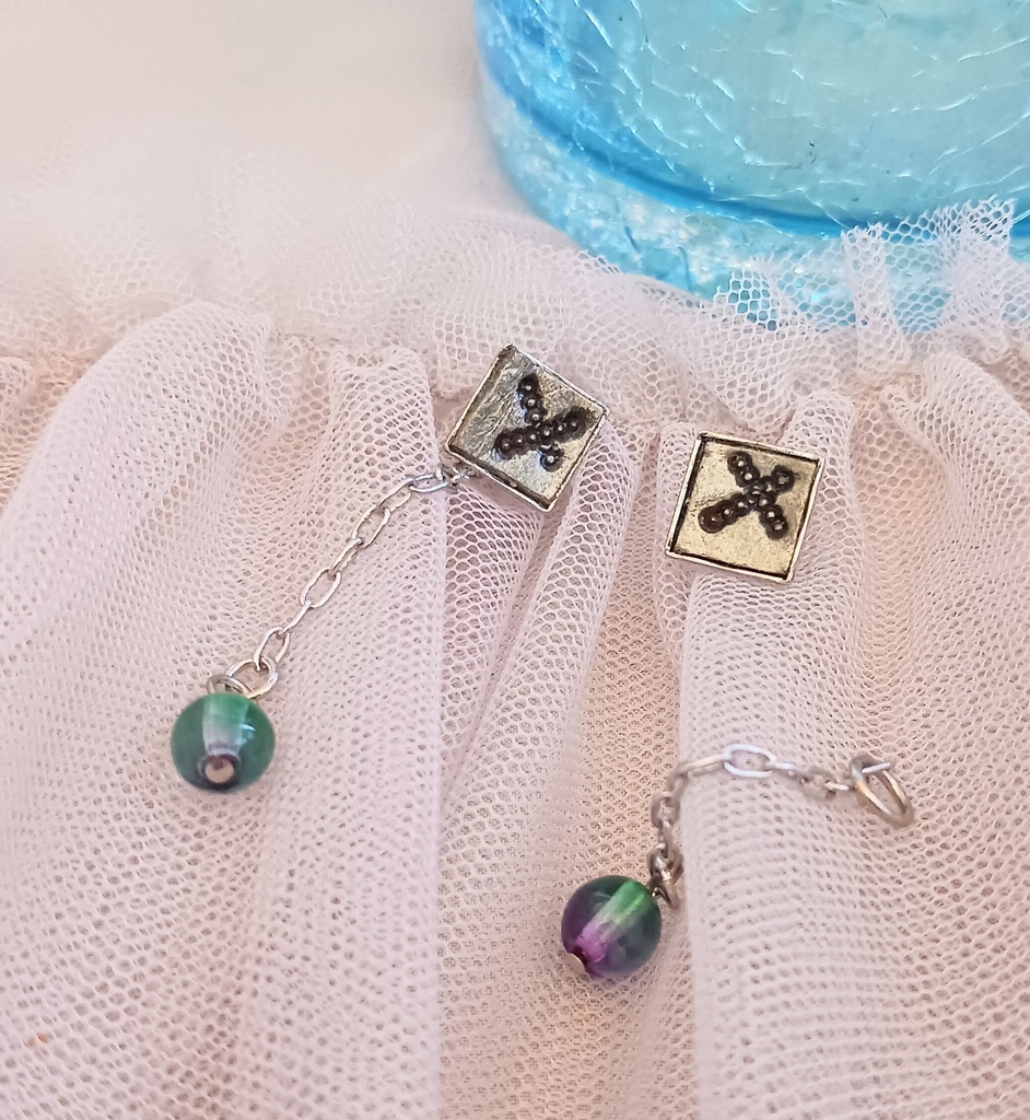 カカイル概念ピアス【彩刻革】　