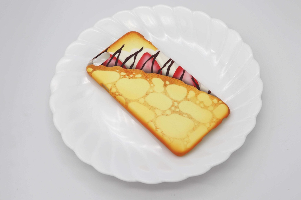 いちごクレープのスマホケース