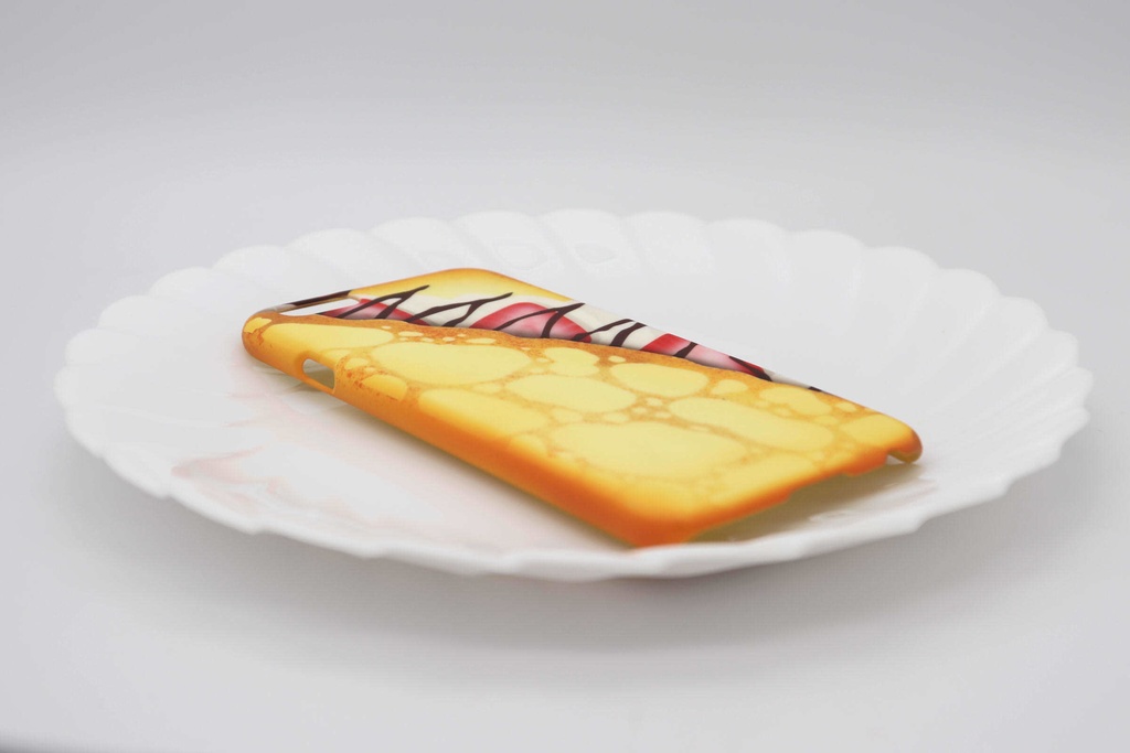 いちごクレープのスマホケース