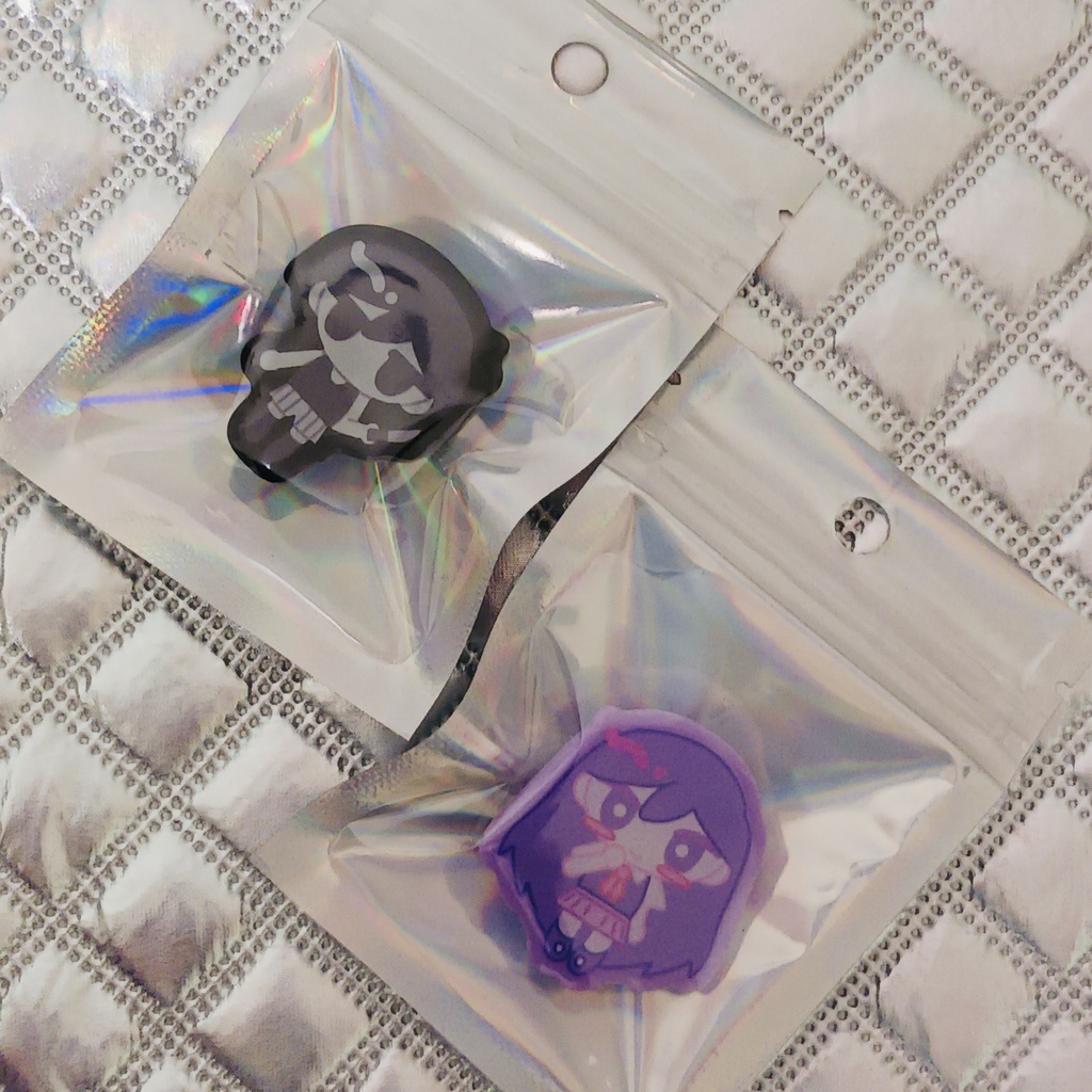 OMORI アクリルピンバッジ