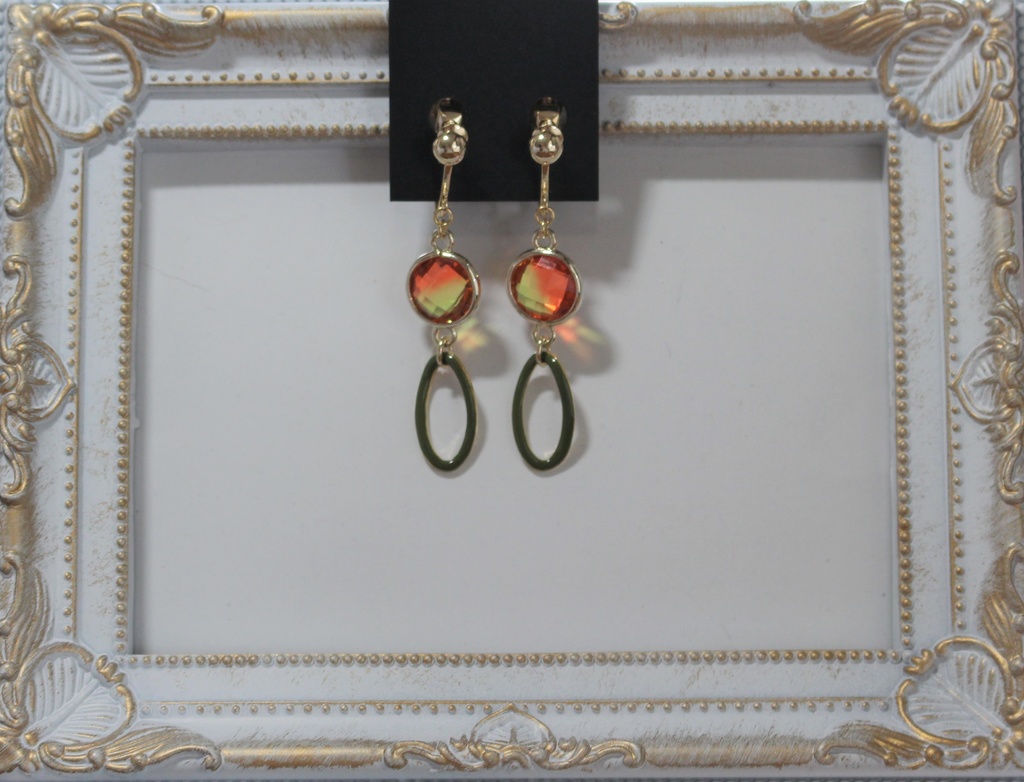 赤と緑の耳飾り_17