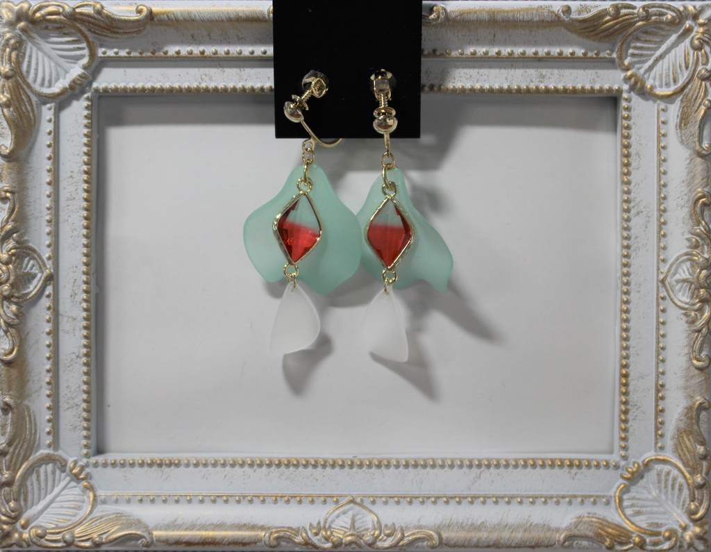 赤と緑の耳飾り_61