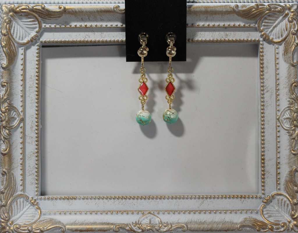 赤と緑の耳飾り_86