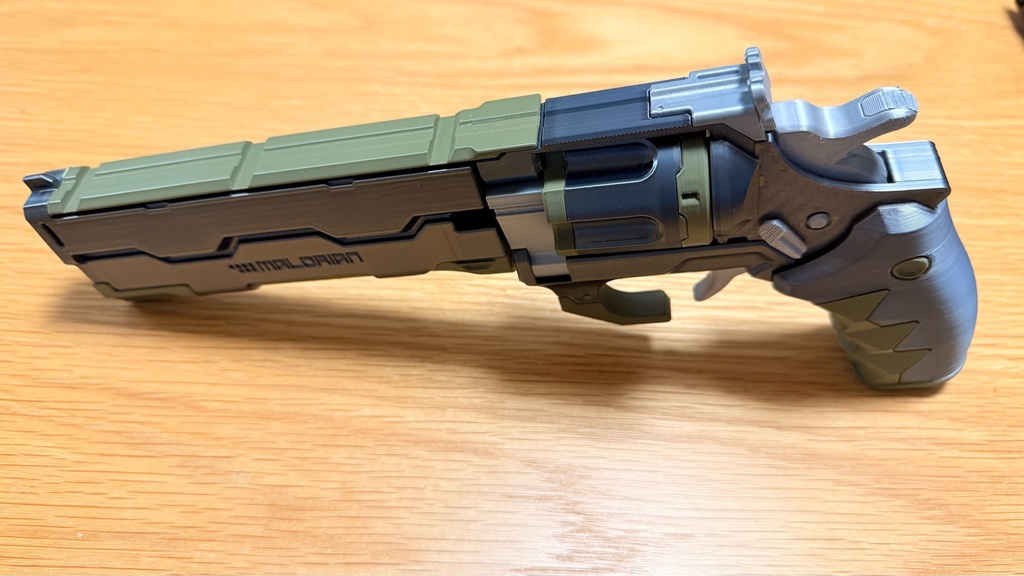 サイバーパンク|リボルバー モデルガン|Malorian|コスプレ小道具