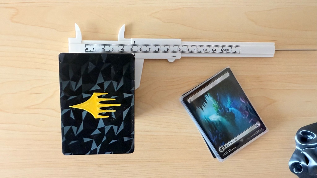 MTGデッキケース|ディスプレイ窓付き|スリーブ付き75枚収納|色ロゴ指定可