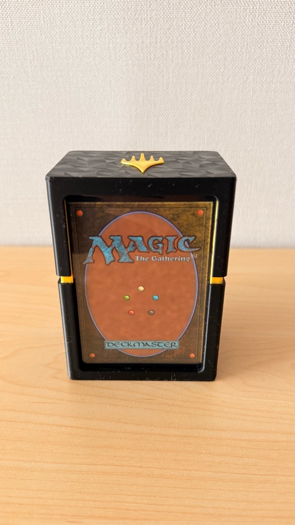 MTGデッキケース|ディスプレイ窓付き|スリーブ付き75枚収納|色ロゴ指定可