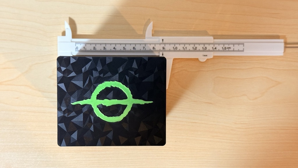 TCGデッキケース|ディスプレイ窓|ダブルスリーブ100枚収納|ファイレクシア|Phyrexia|色ロゴ指定可