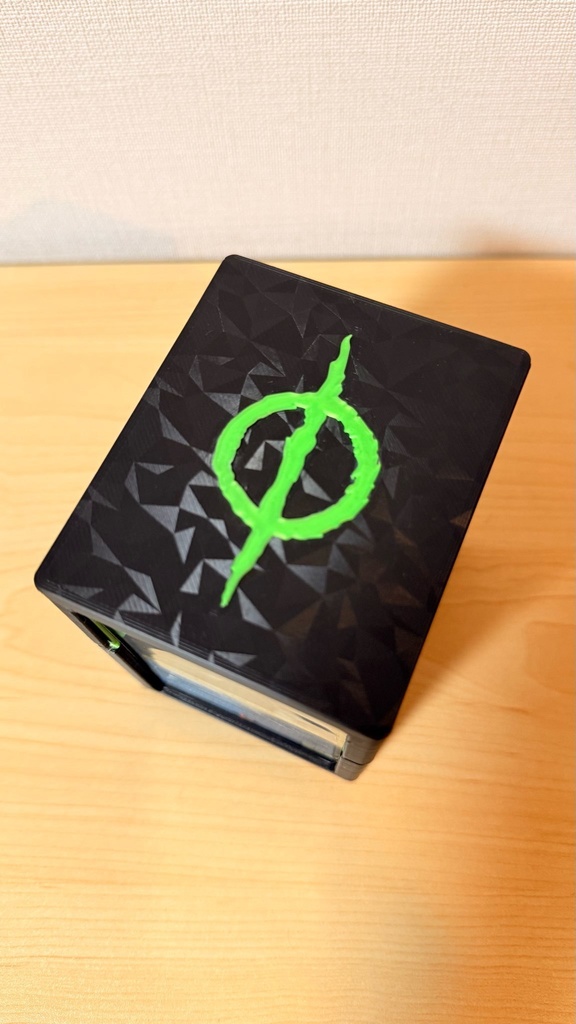 TCGデッキケース|ディスプレイ窓|ダブルスリーブ100枚収納|ファイレクシア|Phyrexia|色ロゴ指定可