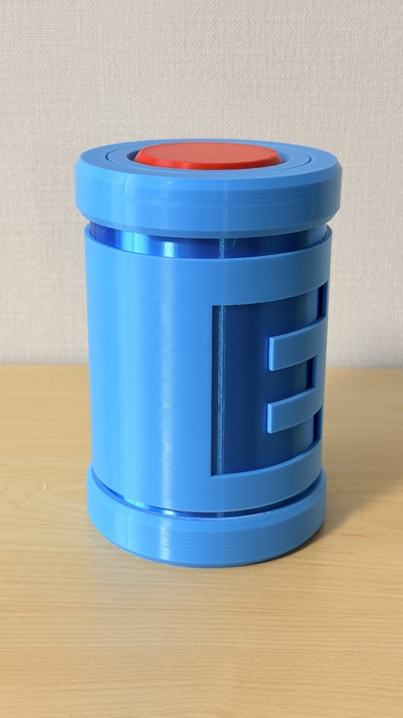 E缶 型|小物入れ|缶ホルダー|ロックマン風|3Dプリント品|色指定可
