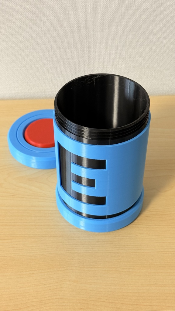 E缶 型|小物入れ|缶ホルダー|ロックマン風|3Dプリント品|色指定可