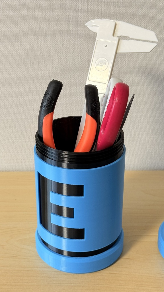 E缶 型|小物入れ|缶ホルダー|ロックマン風|3Dプリント品|色指定可