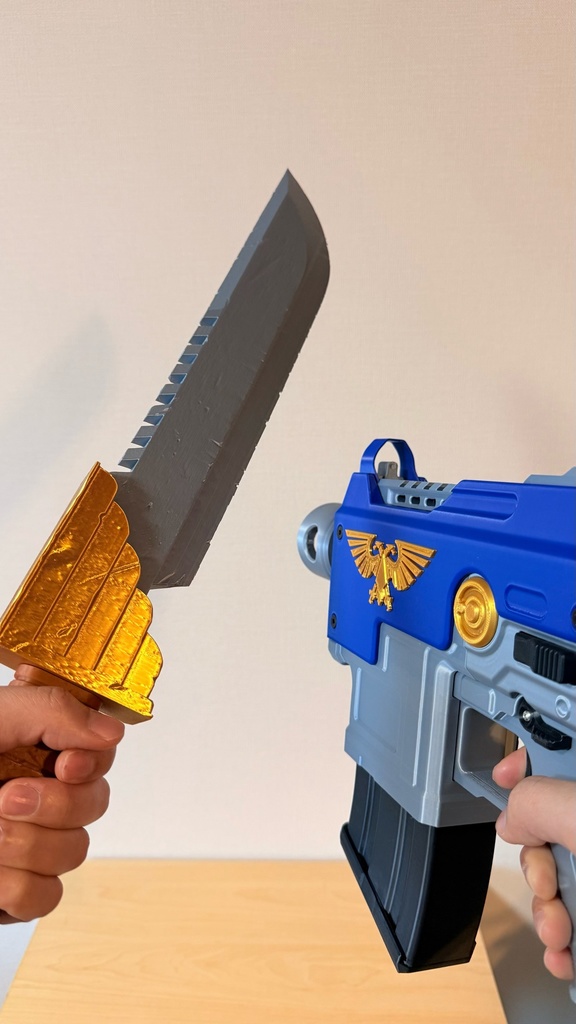 ボルトピストル / ボルトガン|ブルー|ウォーハンマー40K|モデルガン|コスプレ用小道具|可動ギミック付き