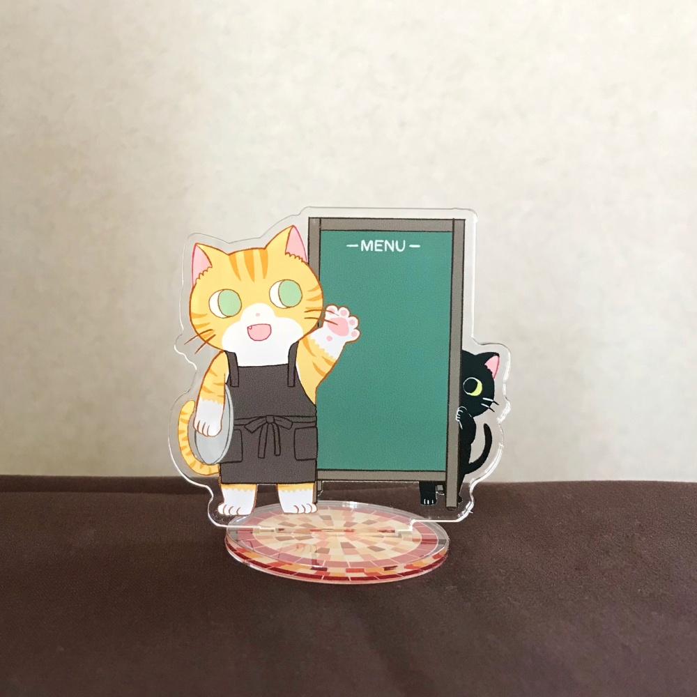 茶トラと黒猫のアクリルフィギュア