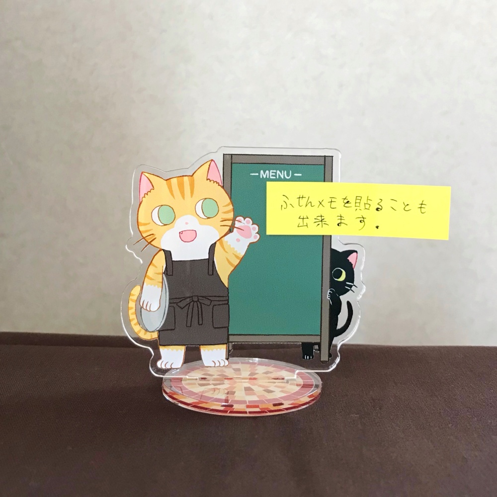 茶トラと黒猫のアクリルフィギュア
