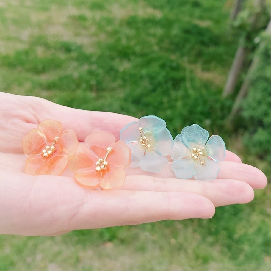 ランガ&暦イメージ ハイビスカスピアス/イヤリング