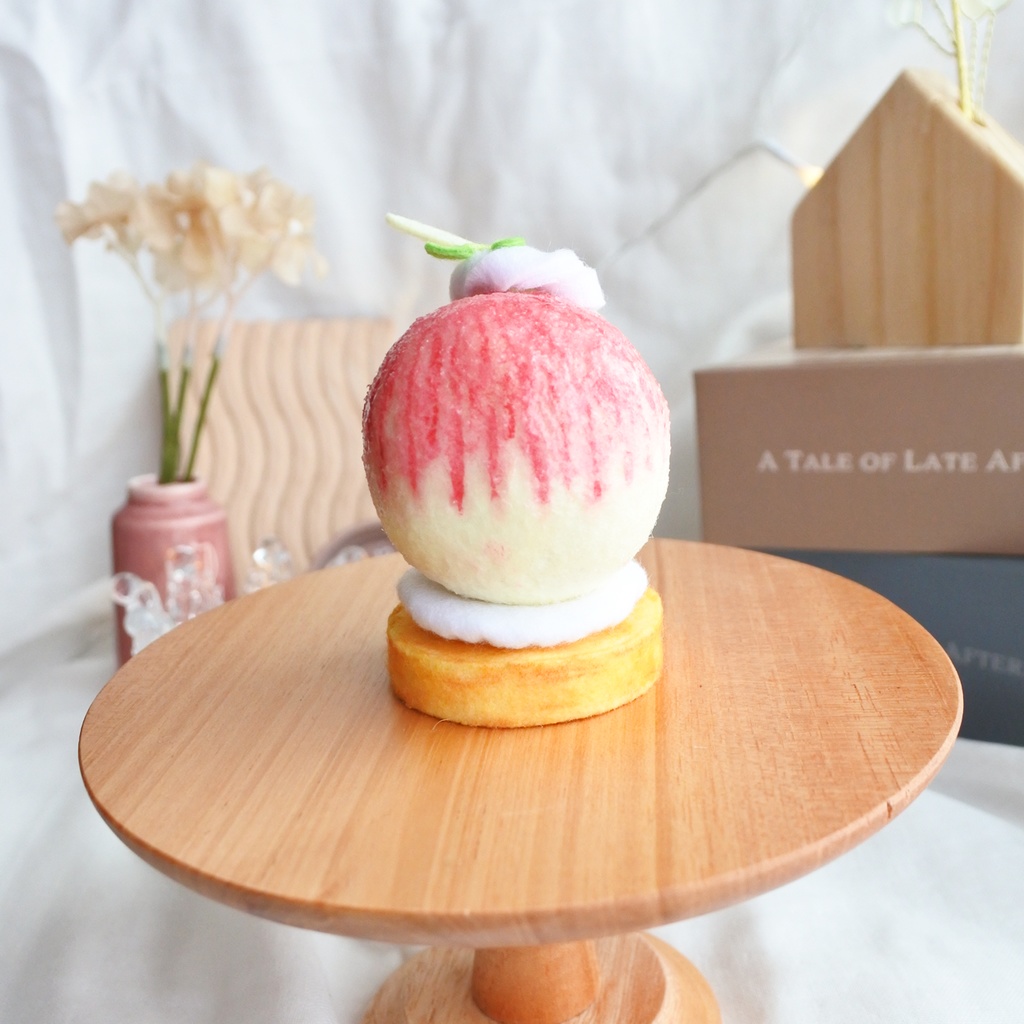 フェルトケーキ~まるごと桃のタルト~