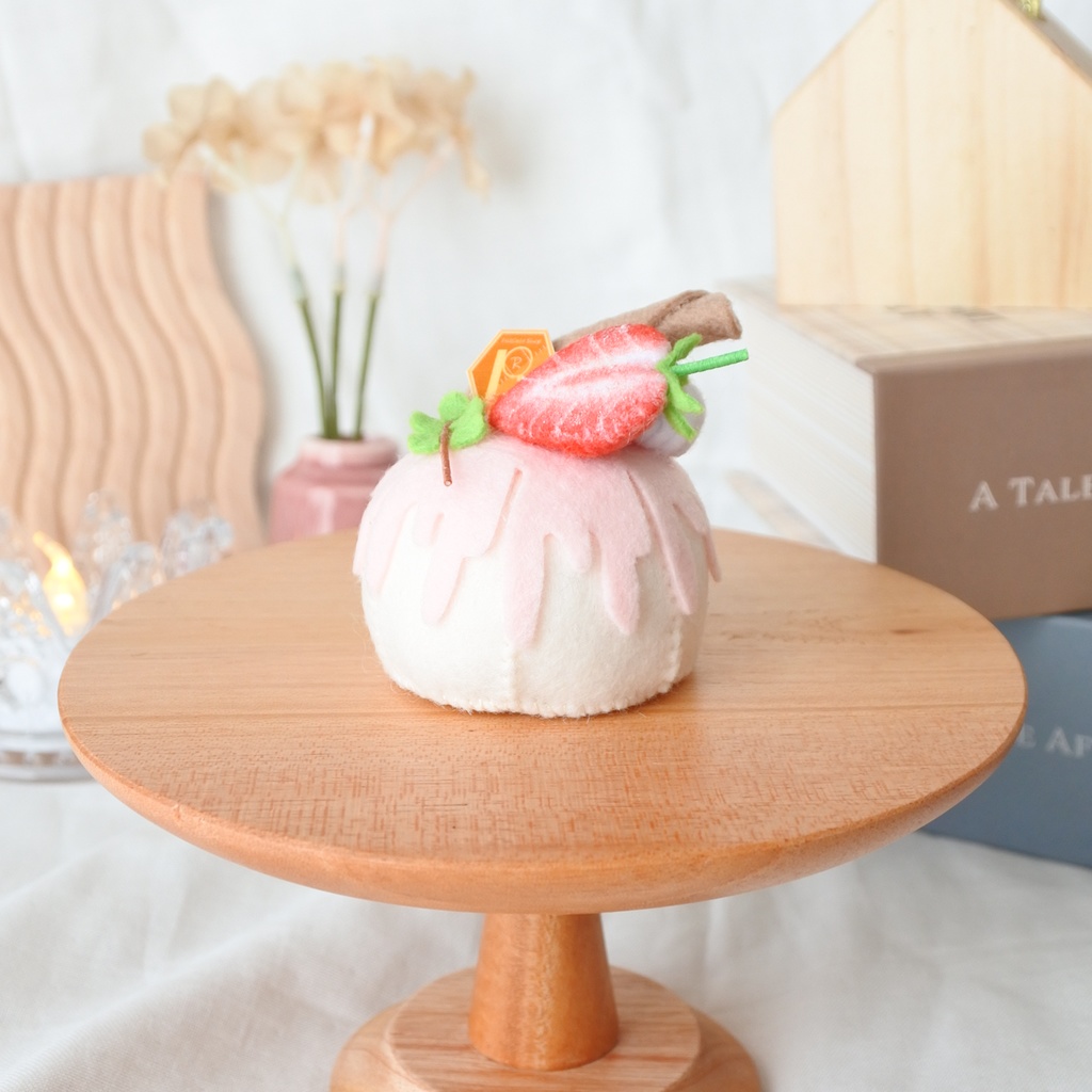 フェルトケーキ~苺のドームケーキ~