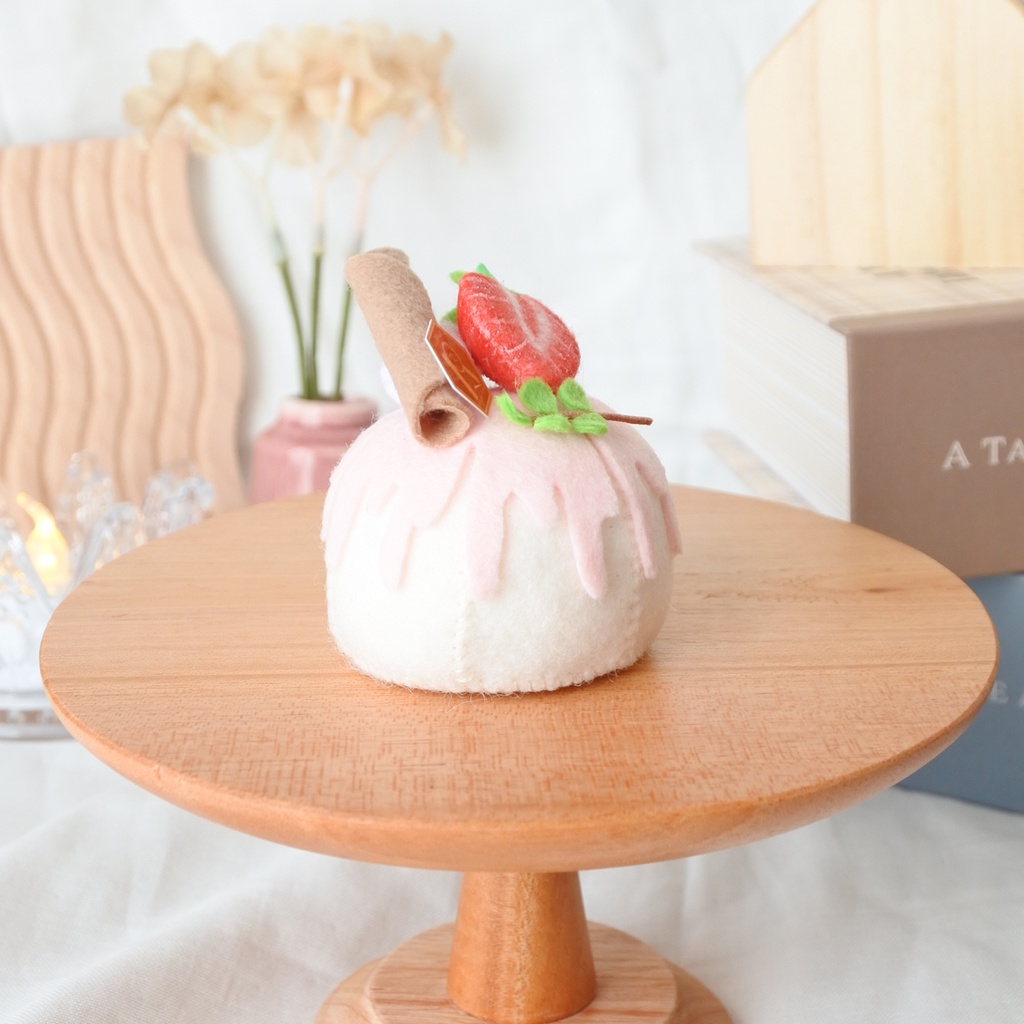 フェルトケーキ~苺のドームケーキ~