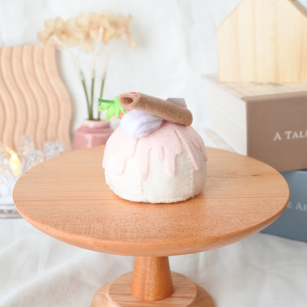 フェルトケーキ~苺のドームケーキ~