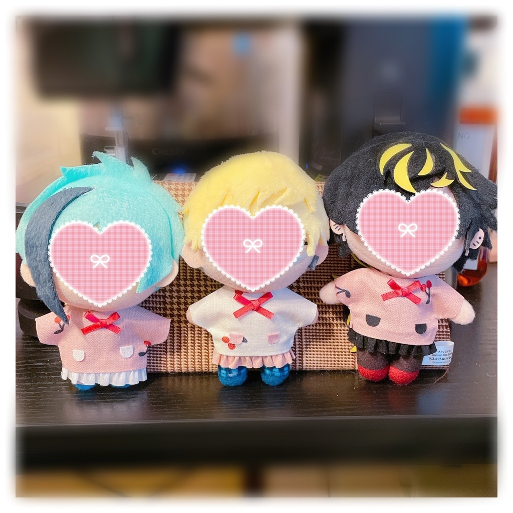 ジト目シャツ🍒しろ