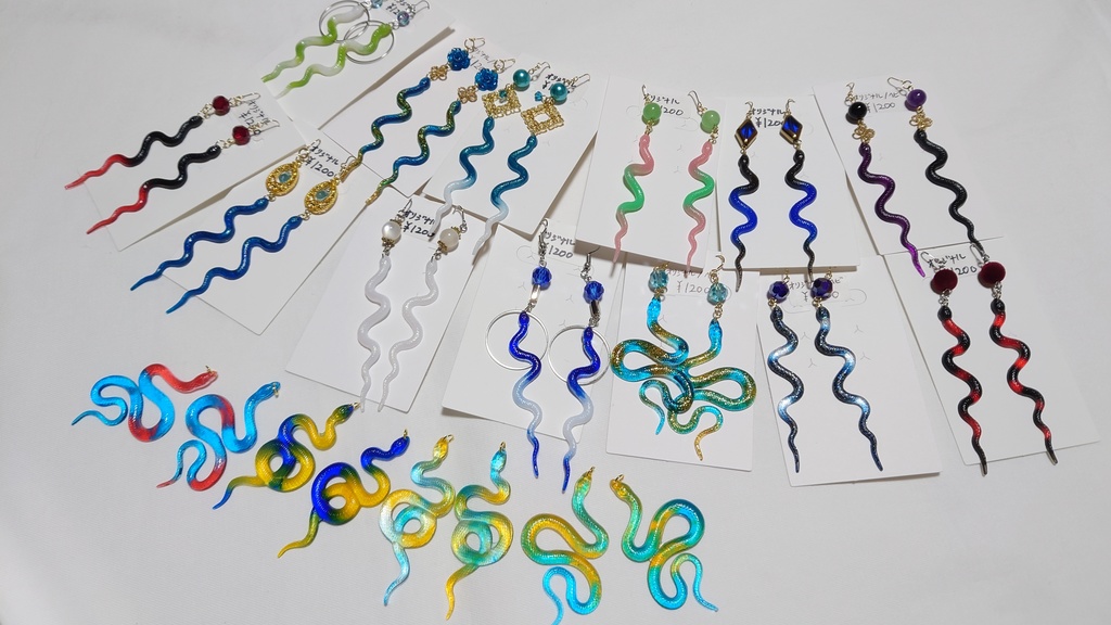 蛇アクセサリーランダム2点セット