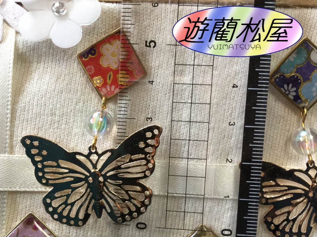 ☆松ピアス☆ 和柄蝶々モチーフ ①