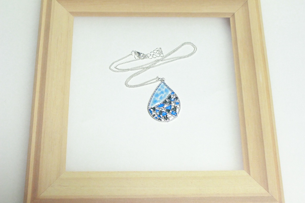 冷たい炎イメージ ネックレス