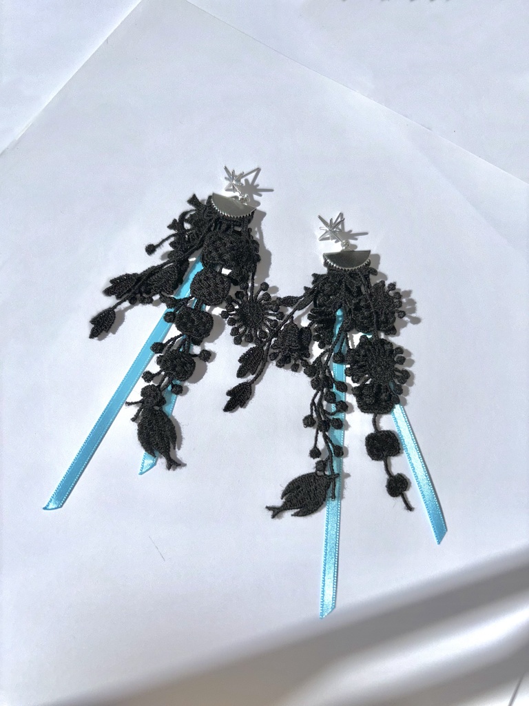 星レースピアス／hrakイメージ