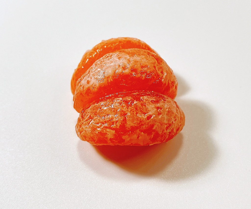 リアルな白すじ入りみかんのミニチュア食品サンプルキーホルダー