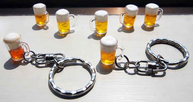 【再販】極小ミニチュアサンプルのビールジョッキのキーホルダー