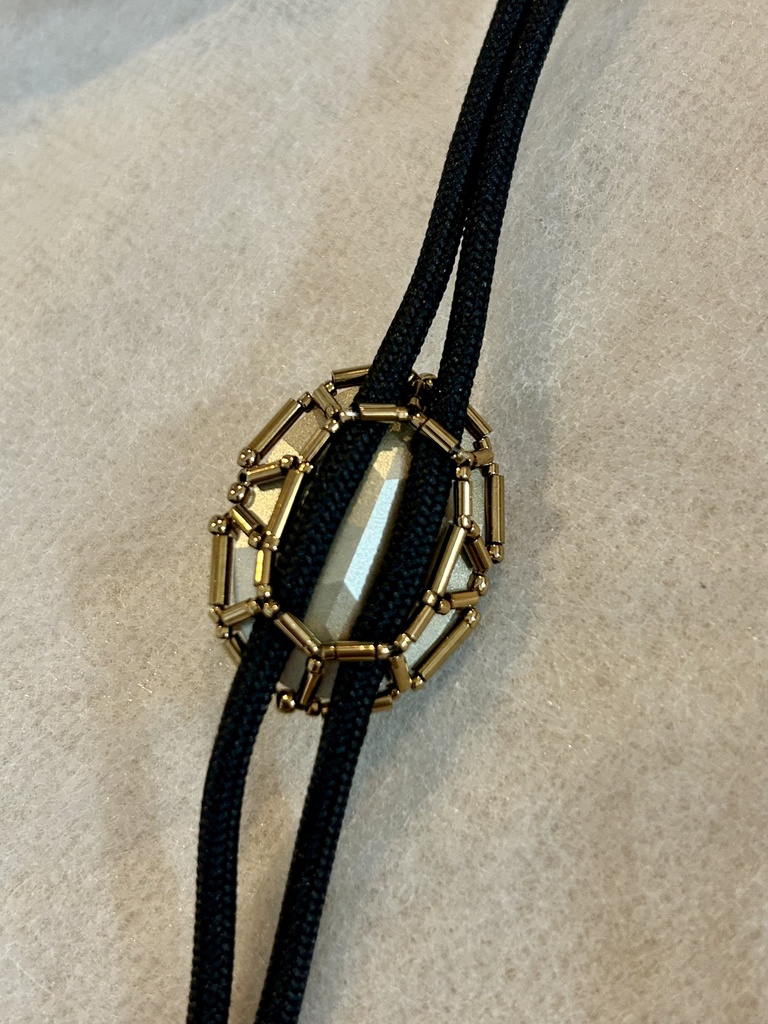 魔法石風ループタイ
