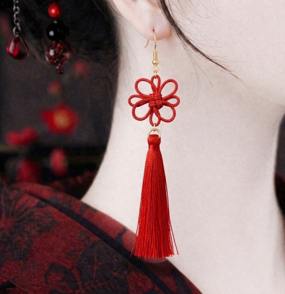 吉祥結びとタッセルのピアス(イヤリング)(赤)【チャイナ】【中華風】【和装】【着物】【和ゴス】【浴衣】