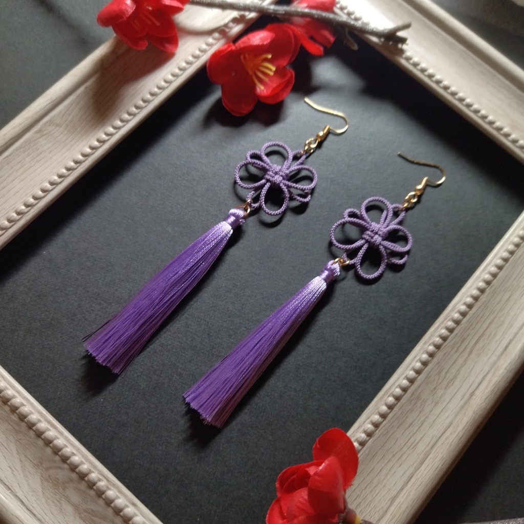 吉祥結びとタッセルのピアス(イヤリング)(薄紫)【チャイナ】【中華風】【和装】【着物】【和ゴス】【浴衣】
