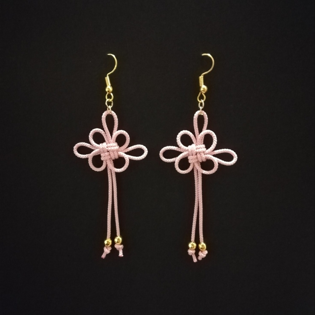 吉祥結びのピアス(薄ピンク)(イヤリング)【チャイナ】【和装】【着物】【中華風】【袴】【浴衣】【和風】
