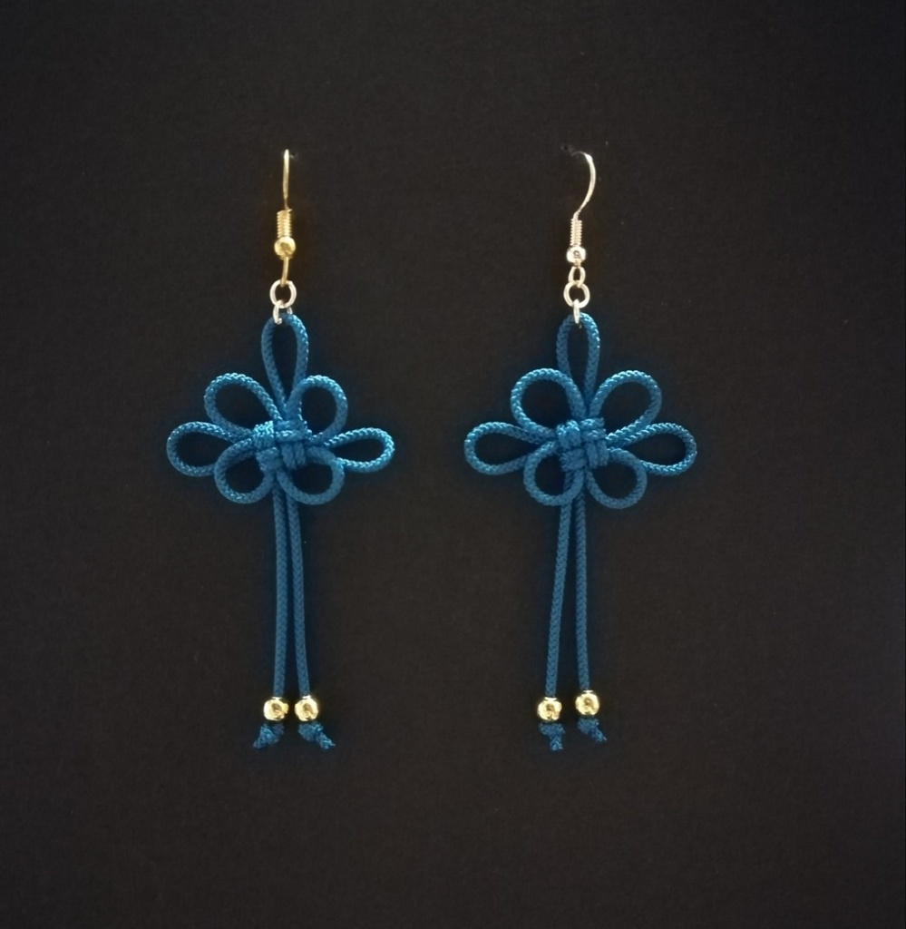 吉祥結びのピアス（青）(イヤリング)【チャイナ】【和装】【着物】【中華風】【袴】【浴衣】【和風】