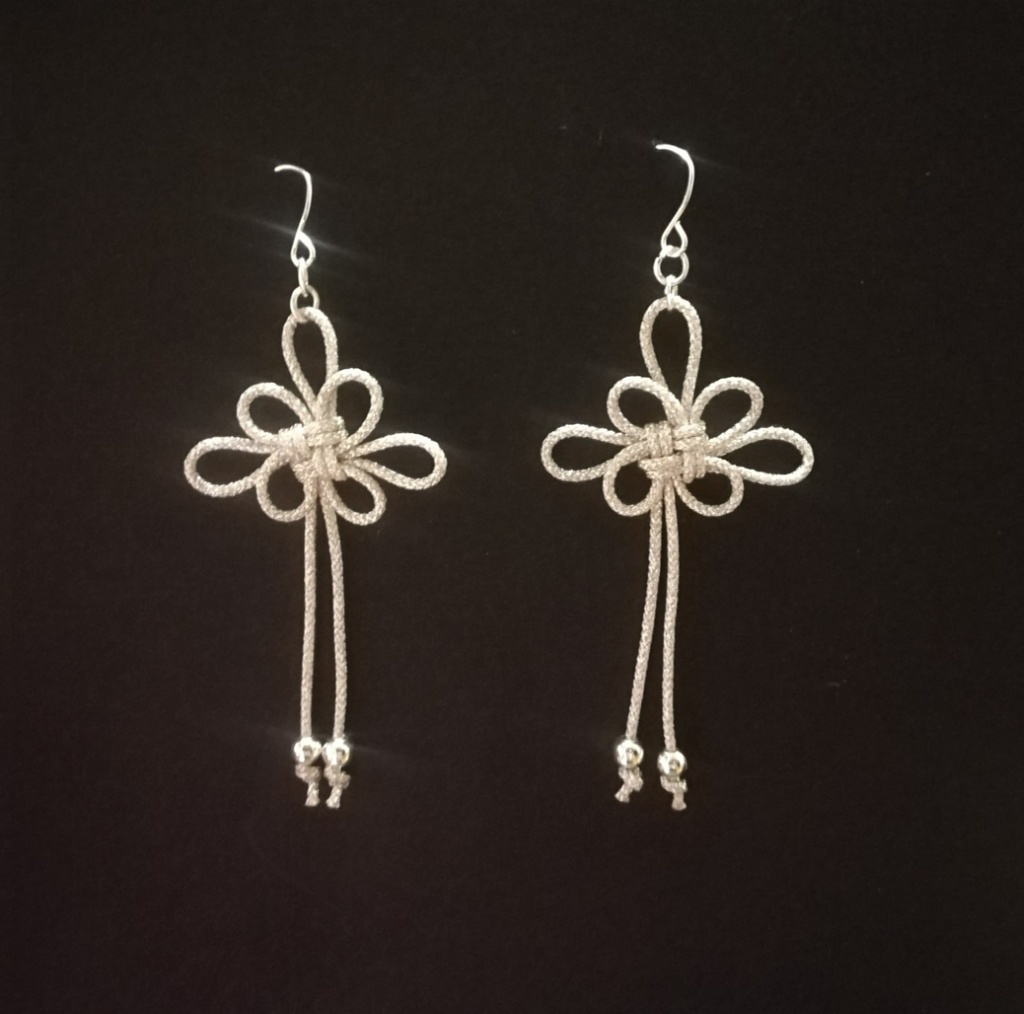 吉祥結びのピアス(シルバー)(イヤリング)【チャイナ】【和装】【着物】【中華風】【袴】【浴衣】【和風】
